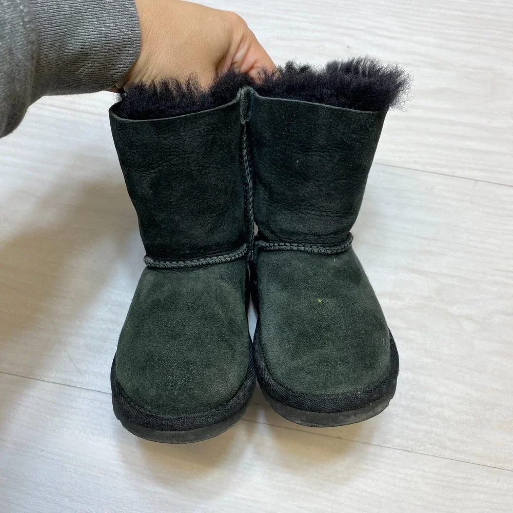 UGG Australia Mini Bailey Bow Winter‎ Boots Kid's Size 6 Black Suede Shearling